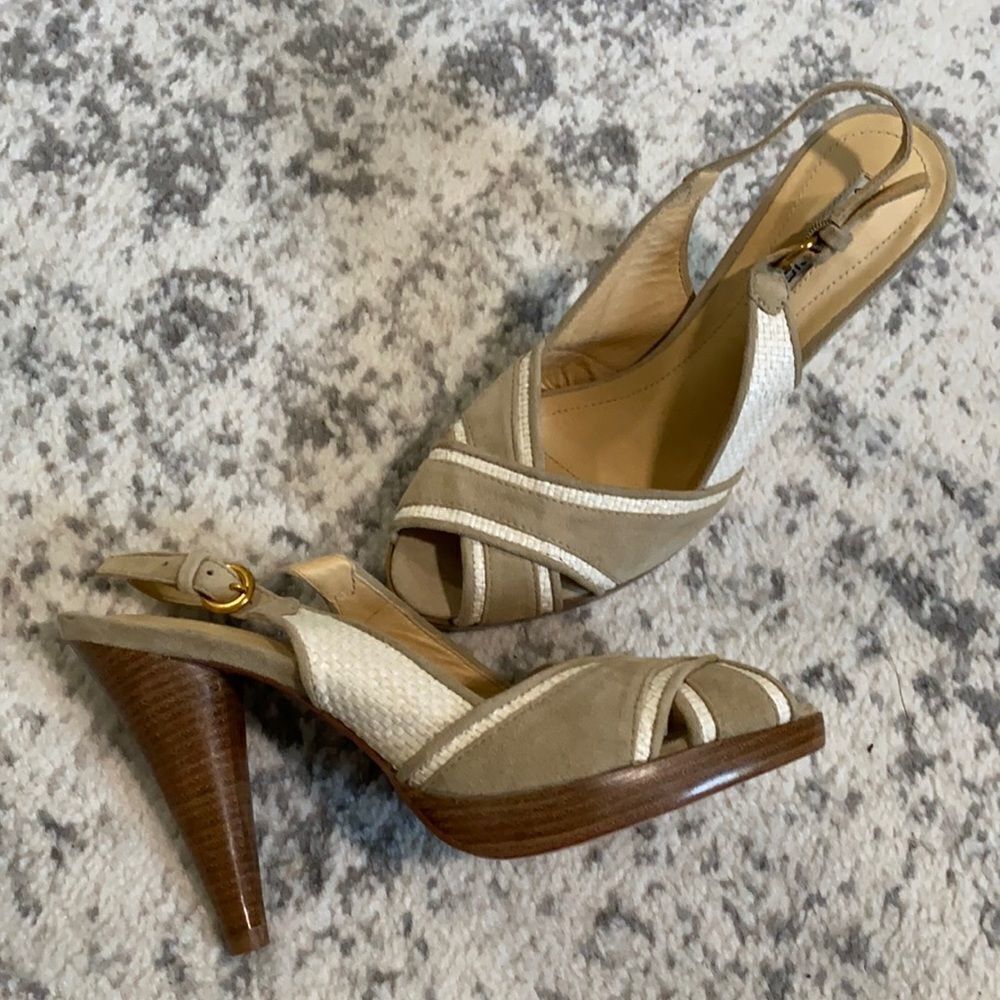 Via Spiga Heeled Suede sandals size 8 tan‎ with gold hardware